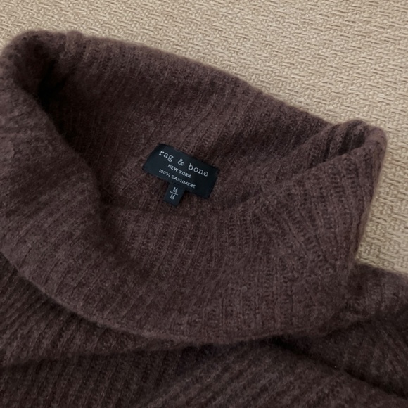 LIKE NEW RAG & BONE cashmere chocolate brown turtleneck sweater notched sleeves - Picture 6 of 8